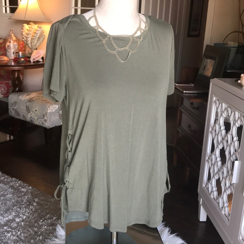 “HOLLISTER” Green S t-shirt with lace up on sides.